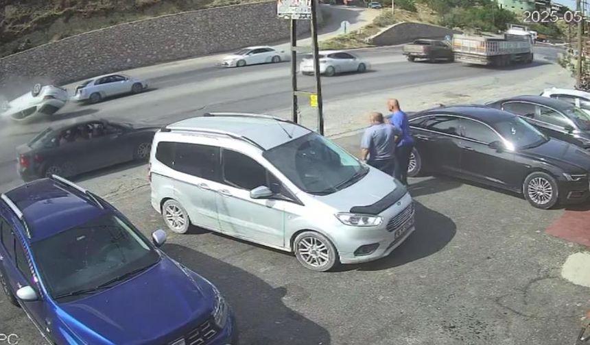 Belen'de otomobilin takla attığı anlar kamerada