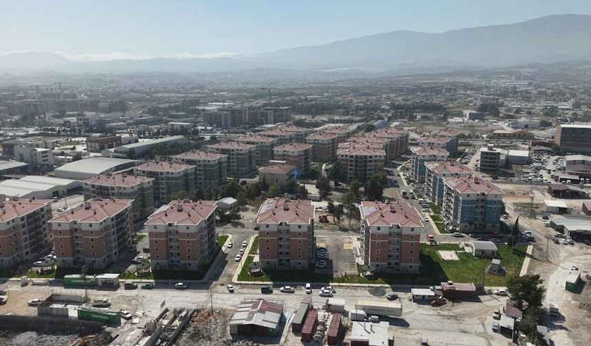 Bin 200 insana mezar olan 600 konutlarında hayat yeniden başladı