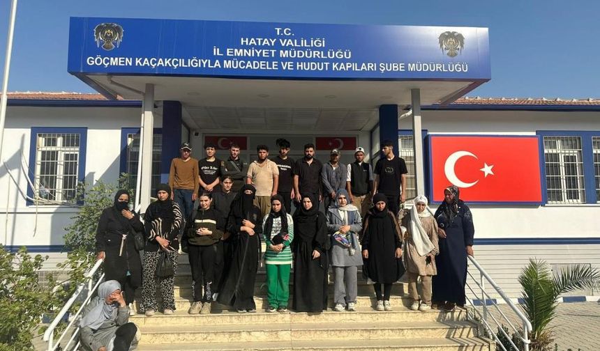 Tıka basa göçmen doldurulan minibüste 24 göçmen yakalandı