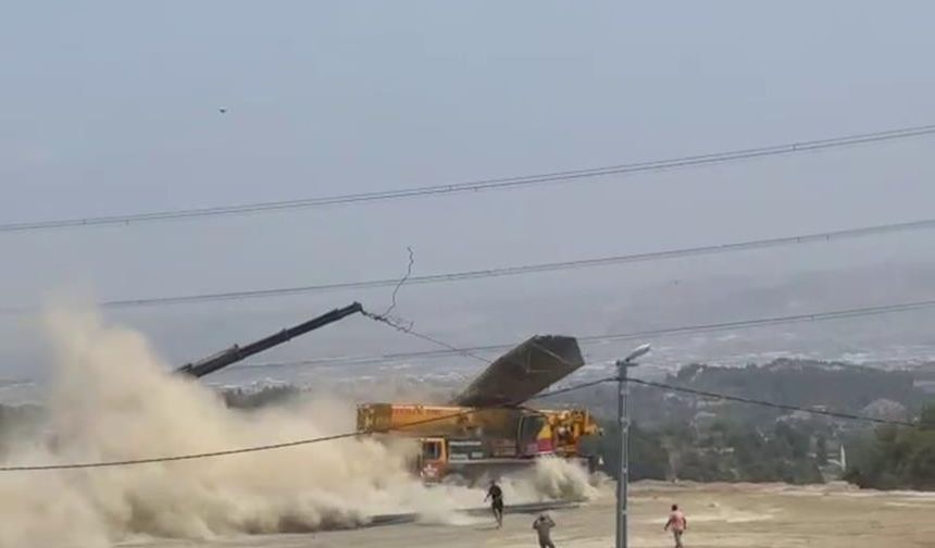 Freni patlayan vinç iki aracı biçerek uçuruma yuvarlandı: 2 ağır yaralı