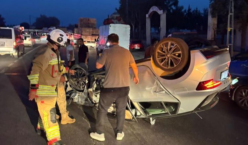 Otomobil, sepetli motosiklete çarpıştı: 6 yaralı