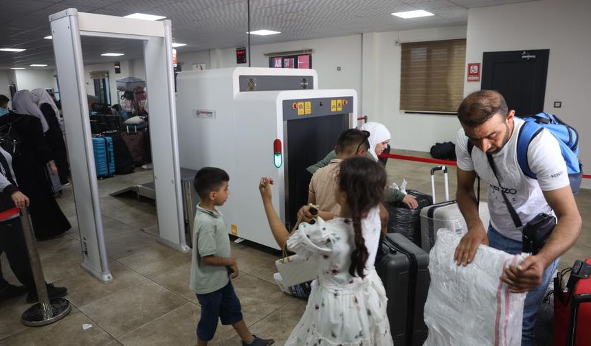 Ülkelerine dönen Suriyeliler'den Türk halkına teşekkür