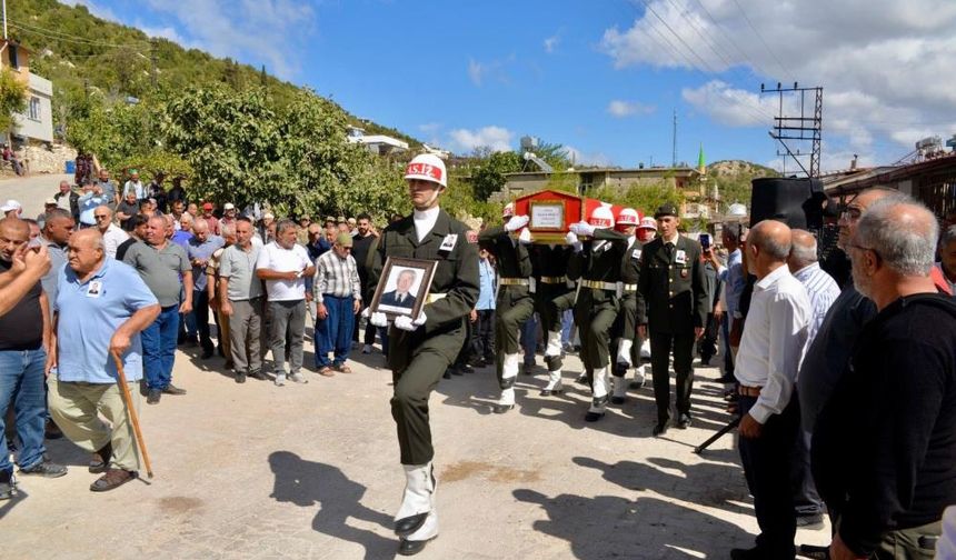 105 yaşında hayatını kaybeden Kore Gazisi son yolculuğuna uğurlandı