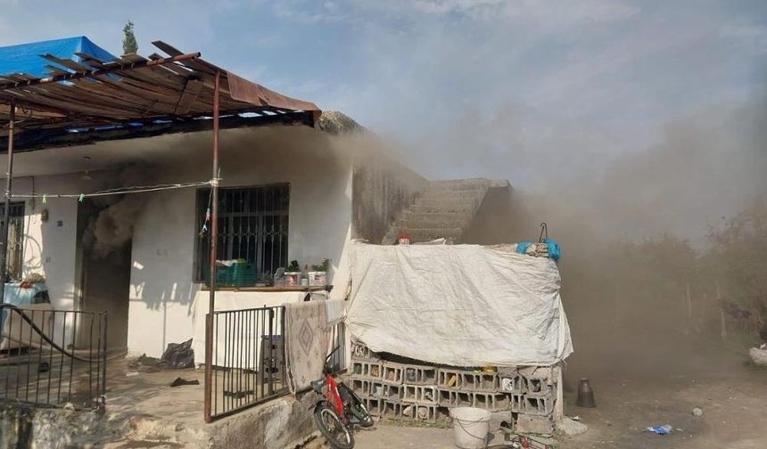 Dörtyol’da müstakil ev yandı