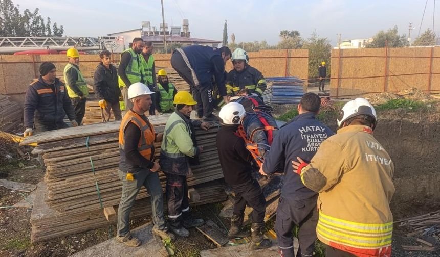 Çalıştığı esnada rahatsızlanan kule vinç operatörü operasyonla kurtarıldı