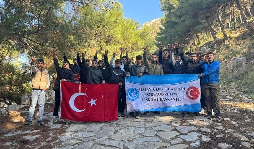 Ülkü Ocakları Hatay İl Ortaöğretim Teşkilatı’ndan Doğa Yürüyüşü Etkinliği
