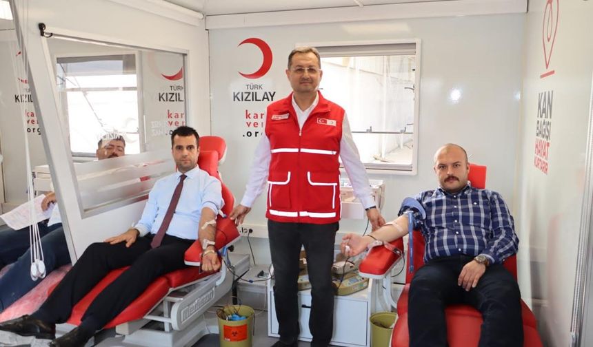 Ülkücüler, Kızılay’a kan verdi