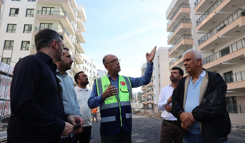 Başkan Yapar, Akevler ve Emek Mahalleleri’ndeki rezerv alanları inceledi