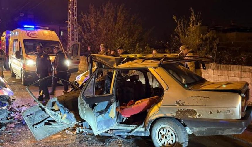 TOFAŞ’ın hurdaya döndüğü kazada 2 kişi yaralandı