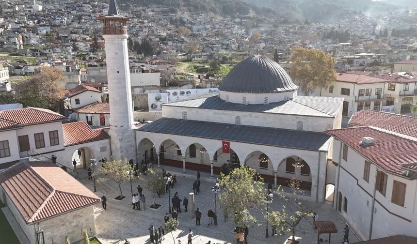 Habibi Neccar Camii, vatandaşların akınına uğruyor