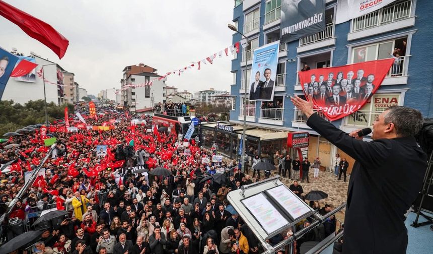 CHP lideri Özgür Özel: 20 bin TL'yi bir asgari ücrete, 28 bin TL'ye çıkarmak muhalefetin ellerinde