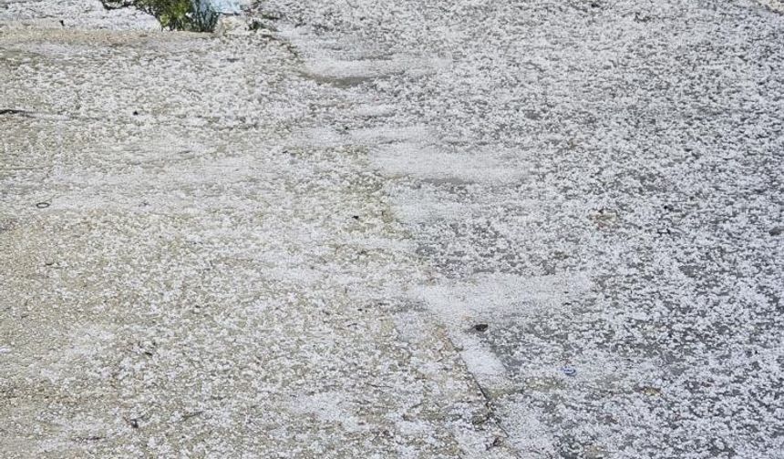 Hatay'da dolu yağışı