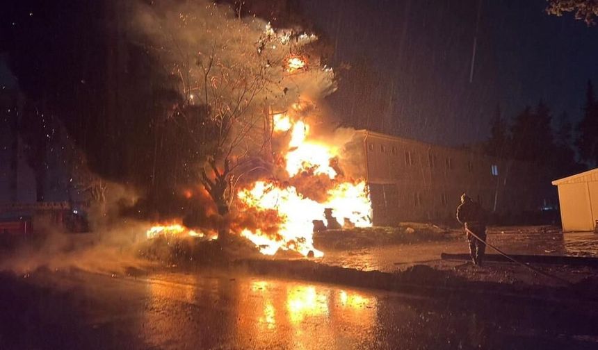 Antakya’da şantiyede korkutan yangın