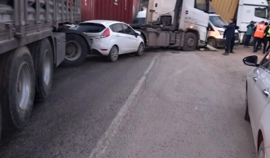 Hatay'da 12 aracın karıştığı kazada 11 kişi yaralandı