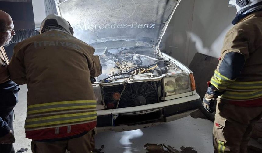 Samandağ’da otomobil yangını