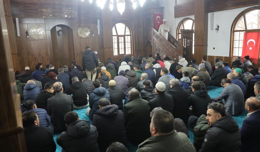 Deprem sonrası inşa edilen 118. cami olan ‘Gazze Şehitleri Camii’ ibadete açıldı