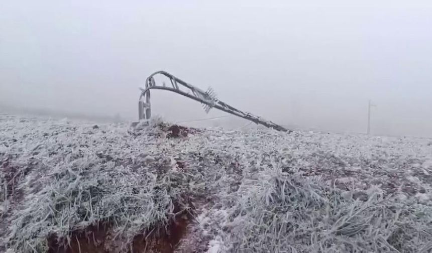 Tipi onlarca elektrik direğini yıktı, buzla kaplanan iletim hatları ekiplerce temizlendi