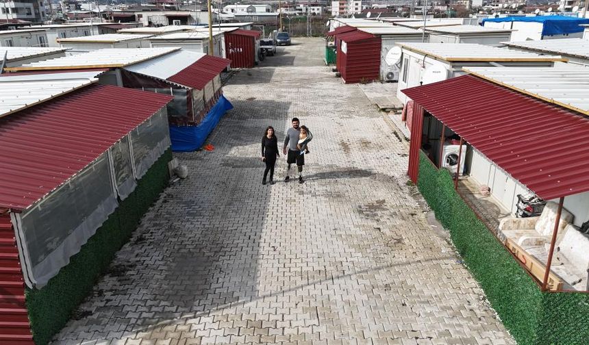 Protez bacaklarıyla yeniden yaşama tutunan depremzede Emre, yuva kurup evlat sahibi oldu