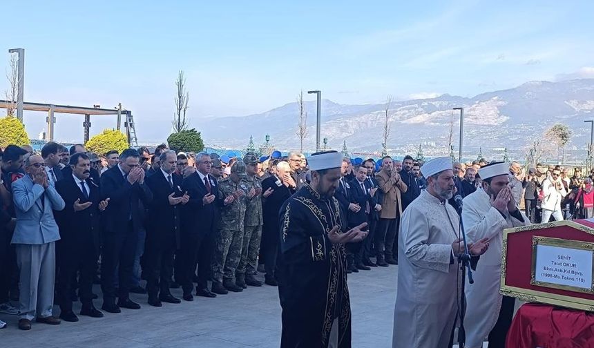 Hataylı şehit son yolculuğuna uğurlandı