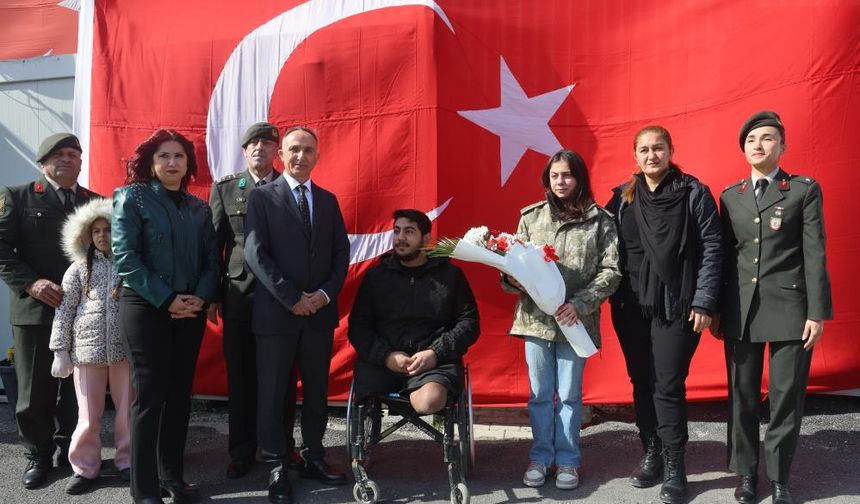 Depremzede Beliz, 3 yıldır sakladığı emanetin sahibiyle bir araya geldi