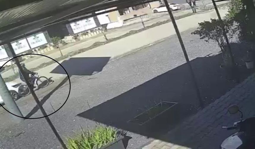 Otomobilin çarptığı bisikletli adam öldü, o anlar kamerada