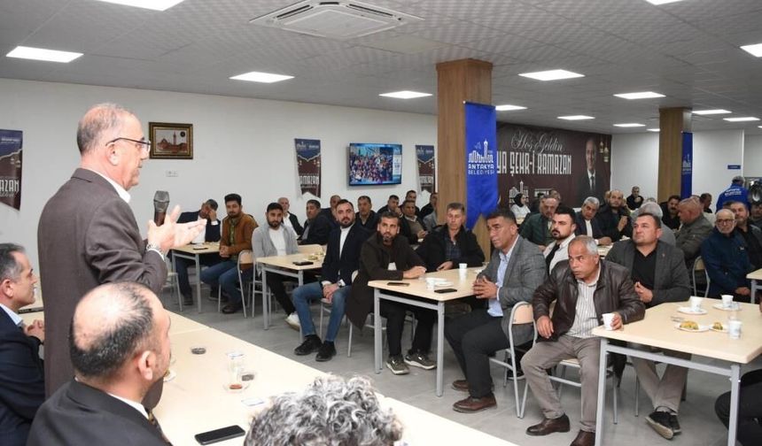 Başkan Yapar, mahalle muhtarlarıyla iftar programında bir araya geldi