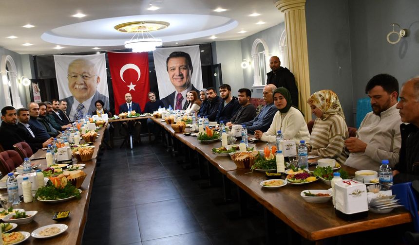 Mehmet Öntürk’e hem teşekkür hem eleştiri!