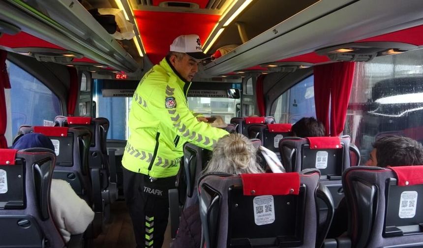 Ramazan Bayramı öncesi otobüs terminalinde trafik denetimi