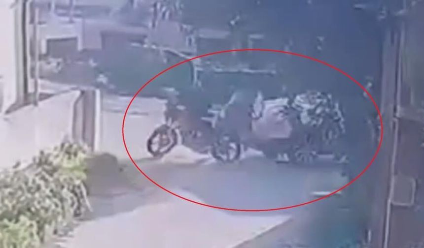 Motosiklet sürücüsünün öldüğü kaza anı