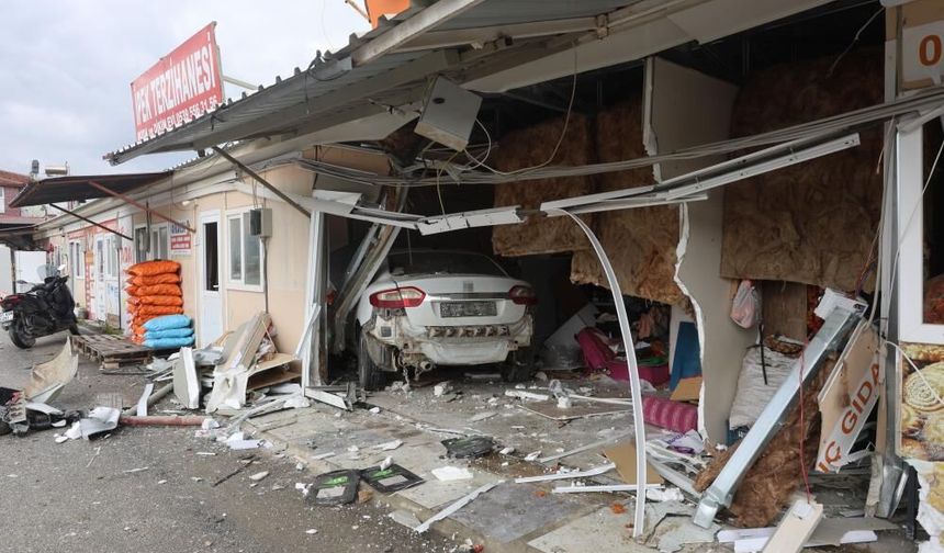 Otomobil prefabrik 3 iş yerlerinin içinden geçti