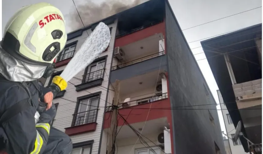 Kırıkhan’da apartman dairesi alevlere teslim oldu