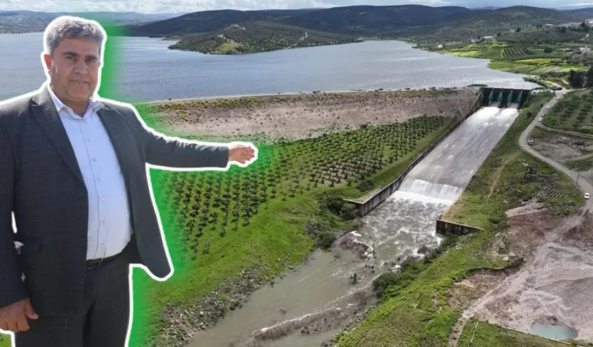 25 yıl sonra gerçekleşen tarihi anlara tanıklık etmek isteyen vatandaşlar, meraklı gözlerle izledi