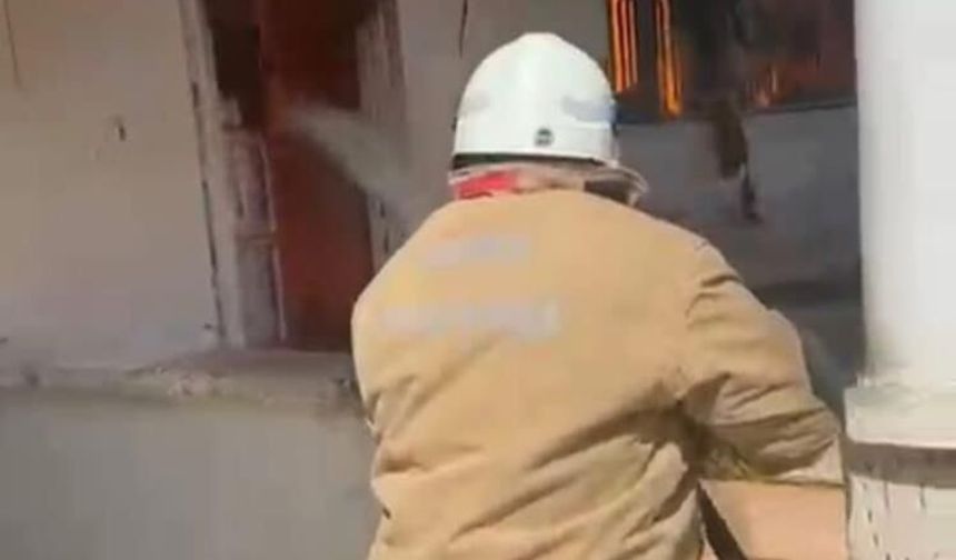 Reyhanlı’da müstakil ev alevlere teslim oldu