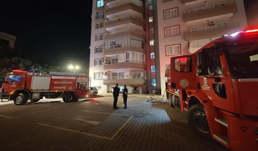 İskenderun'da binanın bodrum katında yangın çıktı