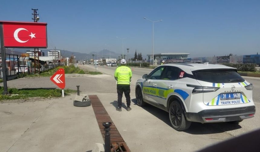 Kırmızı ışıkta geçtiği için 5.000 ceza yedi