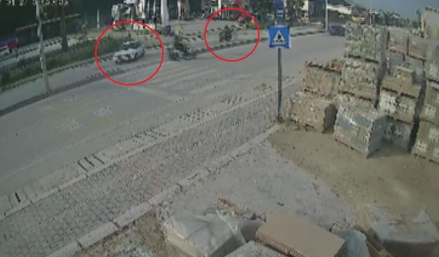 Otomobille çarpışan motosikletli metrelerce havaya uçtu