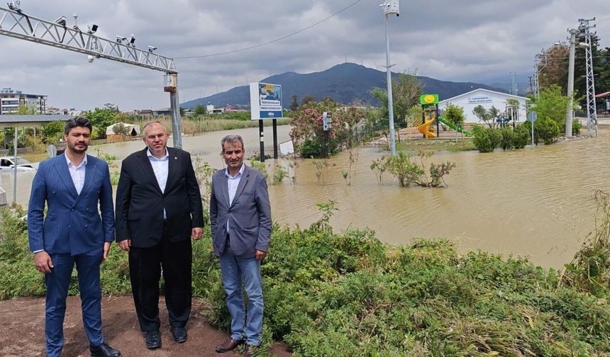 Milletvekili Çalışkan Hatay'da yaraları yerinde inceledi