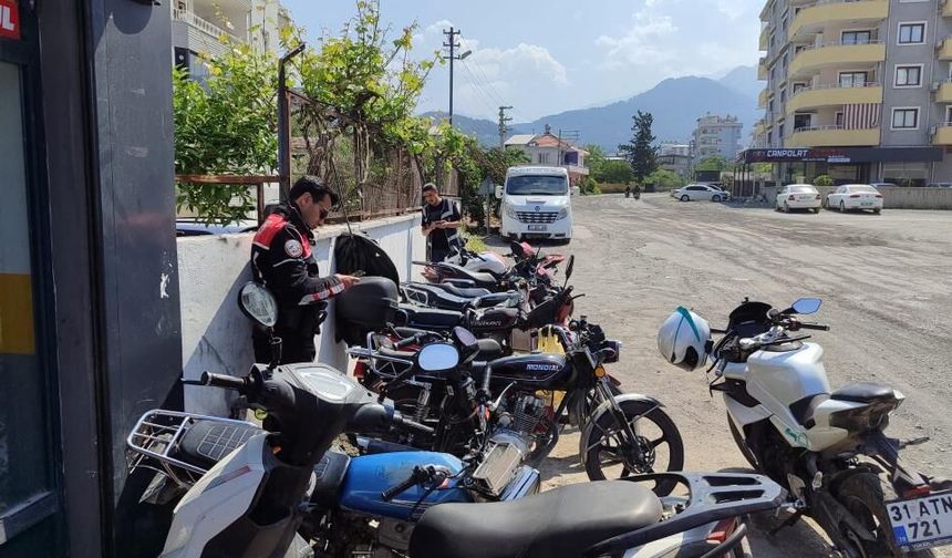 Motosiklet tamircileri ile yedek parça satıcıları denetlendi