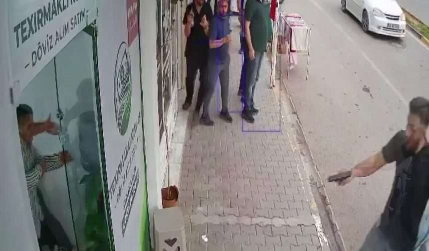 Silahla döviz bürosunu bastı