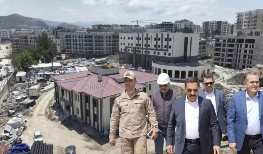 Defne ilçe jandarma komutanlığı hizmet binasında inşaat çalışmaları sürüyor