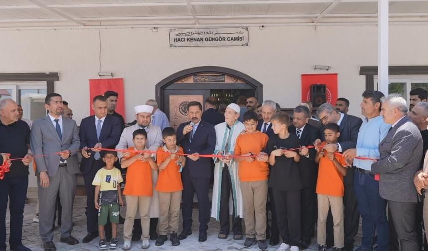 129'uncu cami olan 'Akçaova Kenan Güngör Camii' ibadete açıldı