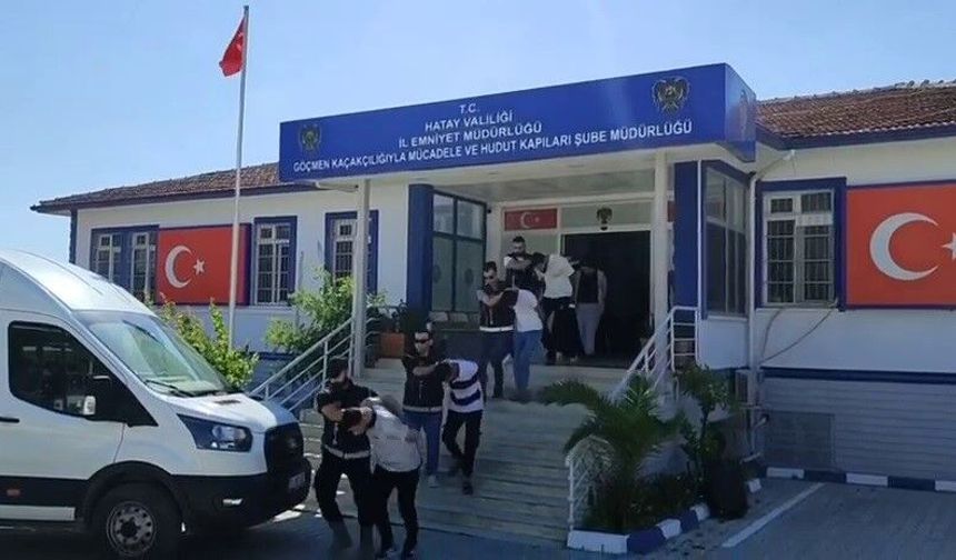 15 kaçak göçmen yakalandı: 7 organizatör tutuklandı, 5 sürücüye 610 bin TL ceza