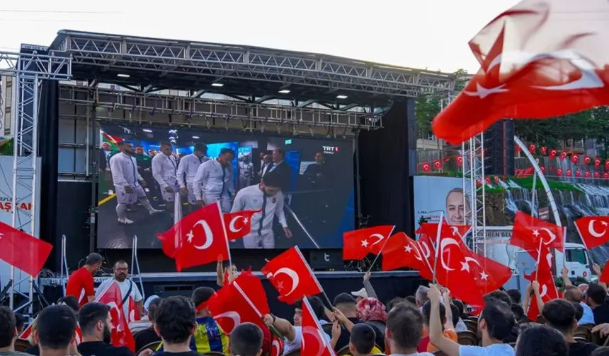 ⚽Meydanlarda milli maç📺izlenmeyecek!