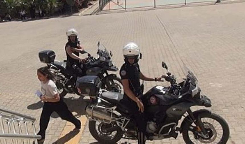 TYT'ye geç kalan adayların yardımına polis ekipleri yetişti