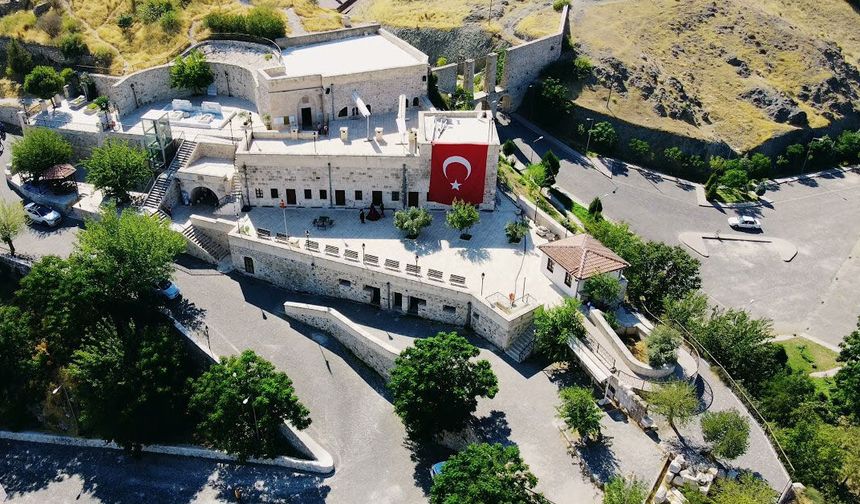 Bâyezid-i Bistami Türbesi Kapılarını Yeniden Açıyor