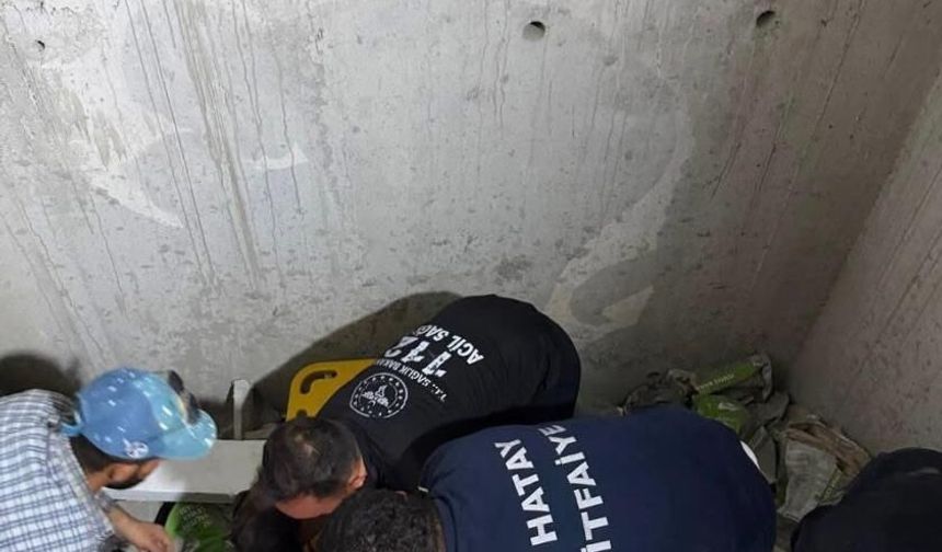 Defne’de asansör boşluğuna düşen işçi yaralandı