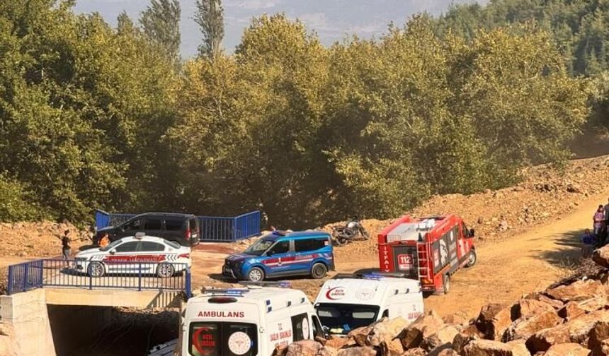 Sepetli motosiklet uçurumdan uçtu: 3 yaralı