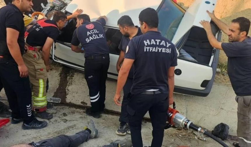 Tofaş hurdaya döndü: 2 yaralı
