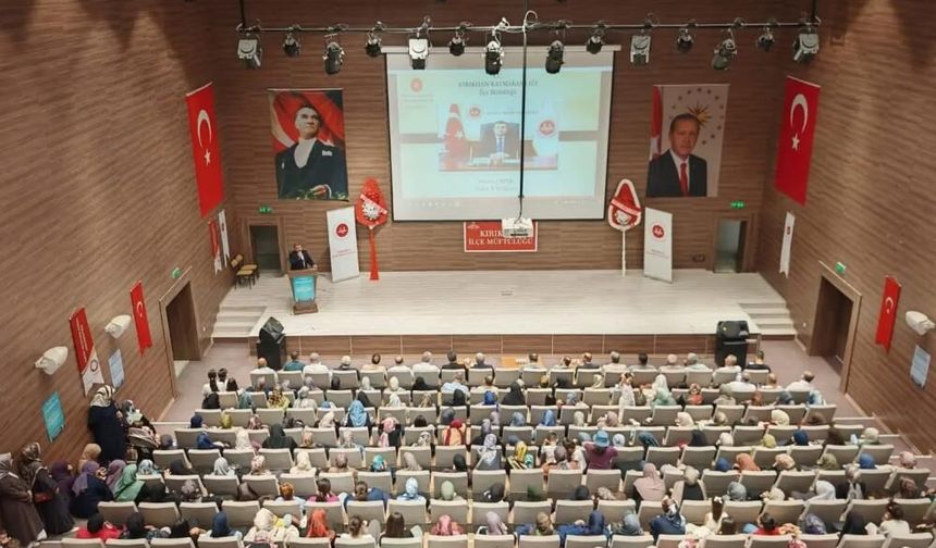 Kırıkhan’da "Peygamberimiz ve Güzel Ahlak" konferansı düzenlendi