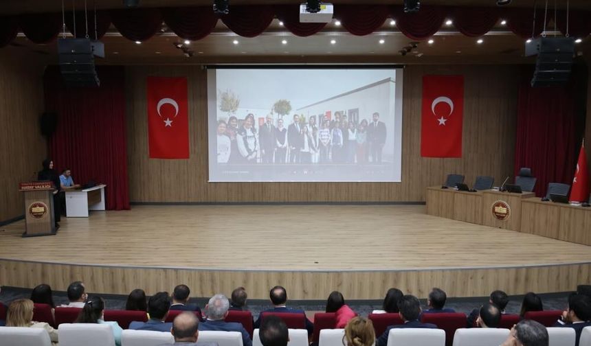 Hatay Valiliği'nin sosyal projeleri değerlendirildi